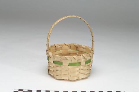 Basket.jpg Basket.jpg
